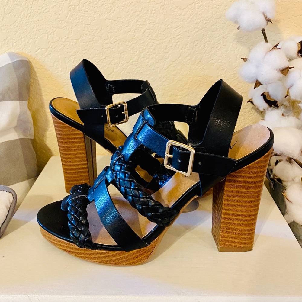 American Eagle Strappy Platform